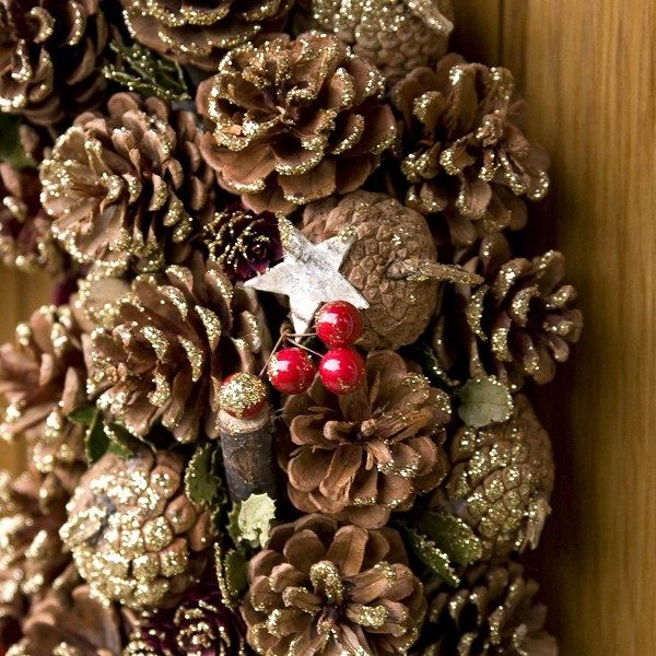 Christmas Hanging Wreath Festive Pine Cone Display Gold Frosting 48cm OUT OF STOCK