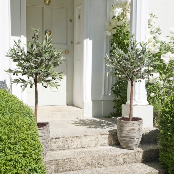 Quality artificial store trees