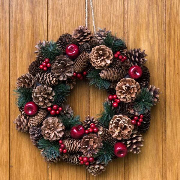 GreenBrokers Christmas Hanging Wreath 37cm Festive Pine Cones & Red Berries D1225