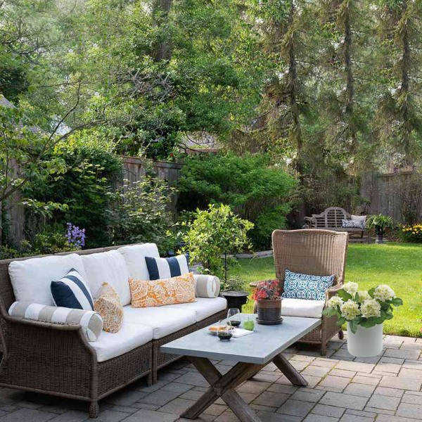 Artificial White Hydrangea in Terracotta Pot 50cm/20in - A1309