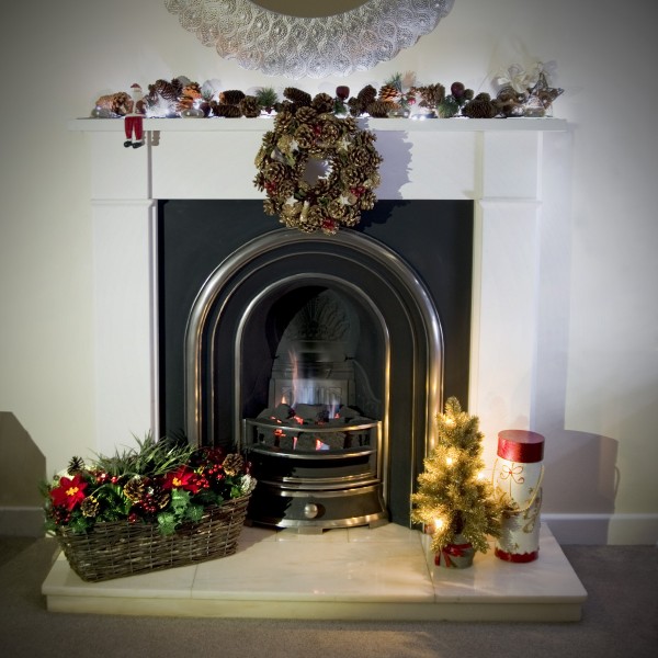Artificial Christmas Window Box with Poinsettia Pinecones Berries